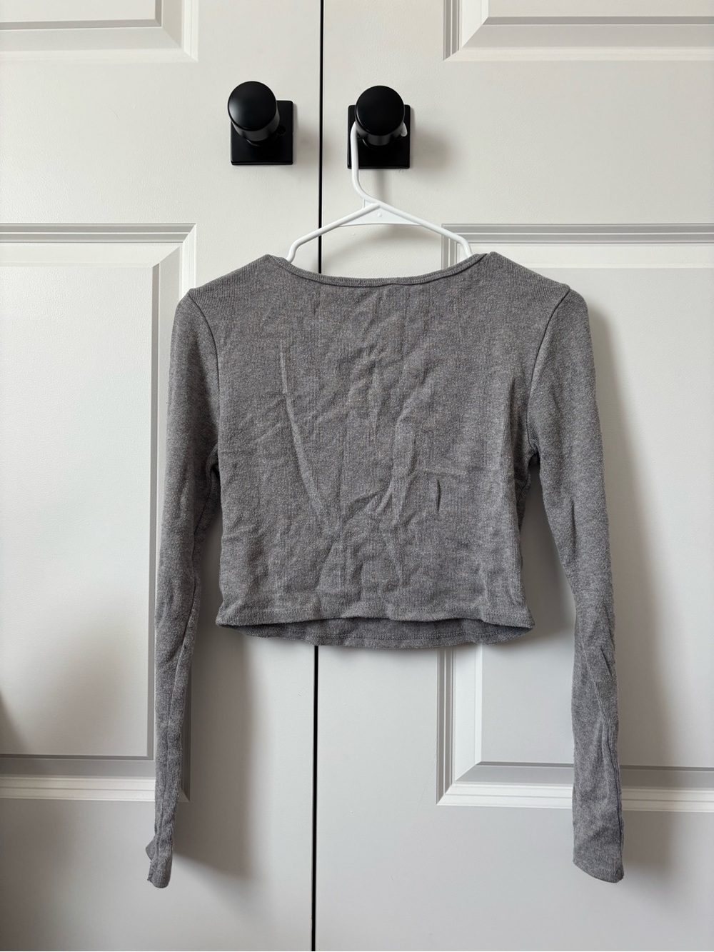V-Neck Long Sleeve Crop Top - Gray - Picture 2 of 2
